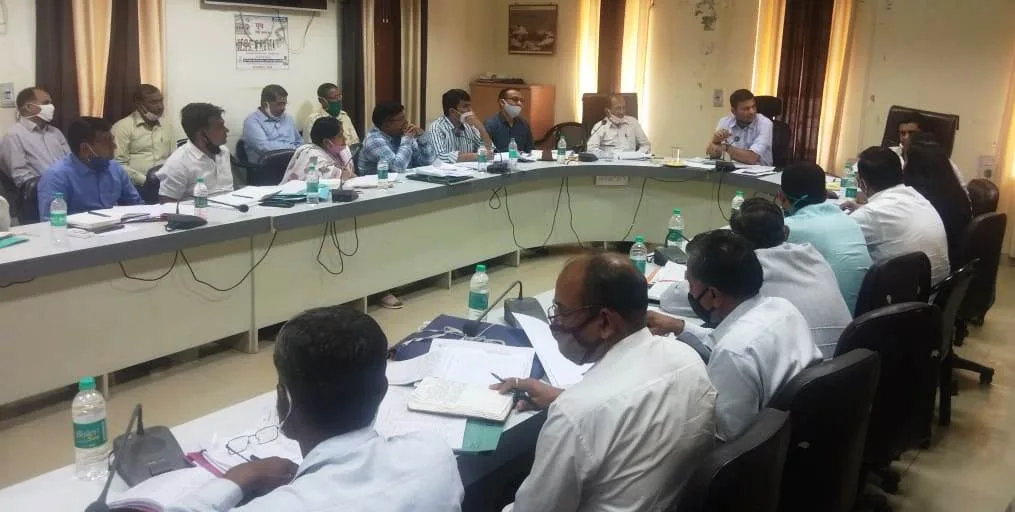 राजस्व अधिकारियों की बैठक सम्पन्न