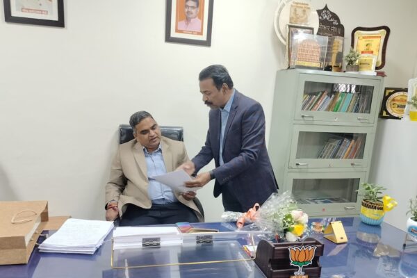 सहकारिता मंत्री से मुलाकात कर चार सूत्रीय मांगो के निराकरण के लिए दिया ज्ञापन