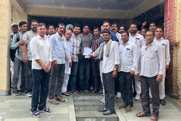 IFFCO उर्वरक टैगिंग बंद करवाने को लेकर जिला कलेक्टर को सौंपा ज्ञापन